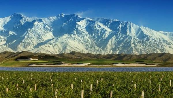 Valle de Uco Mendoza bodegas y montañas